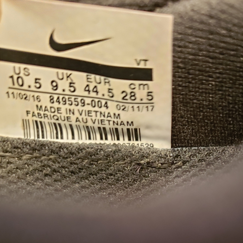 Nike Triple Black Airmax 2017 Men 10.5 - Picture 7 of 8